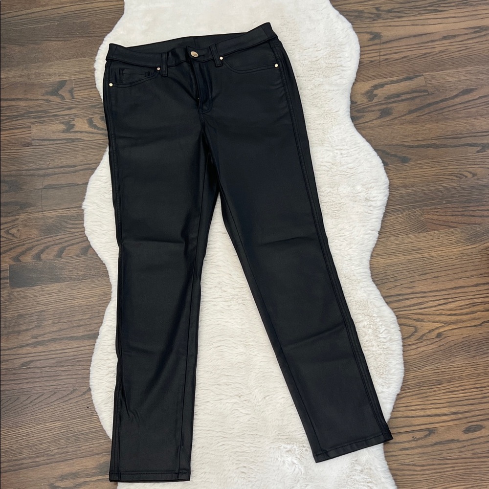 Chicos Black Straight Faux Leather Jeans, size 0.5 Regular